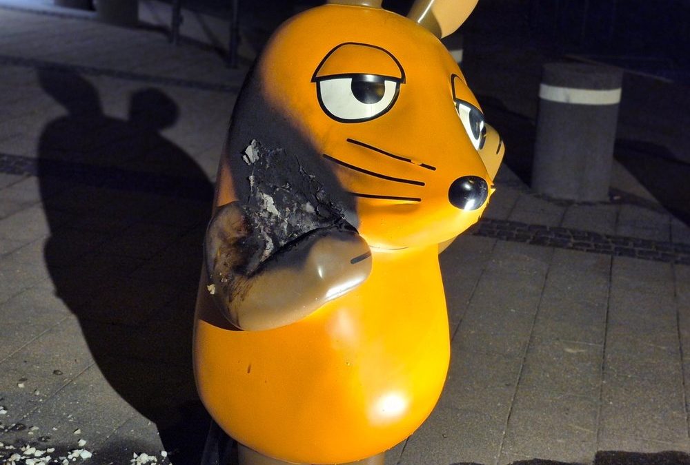 Anzeige gegen Unbekannt: Statue der Maus angezündet