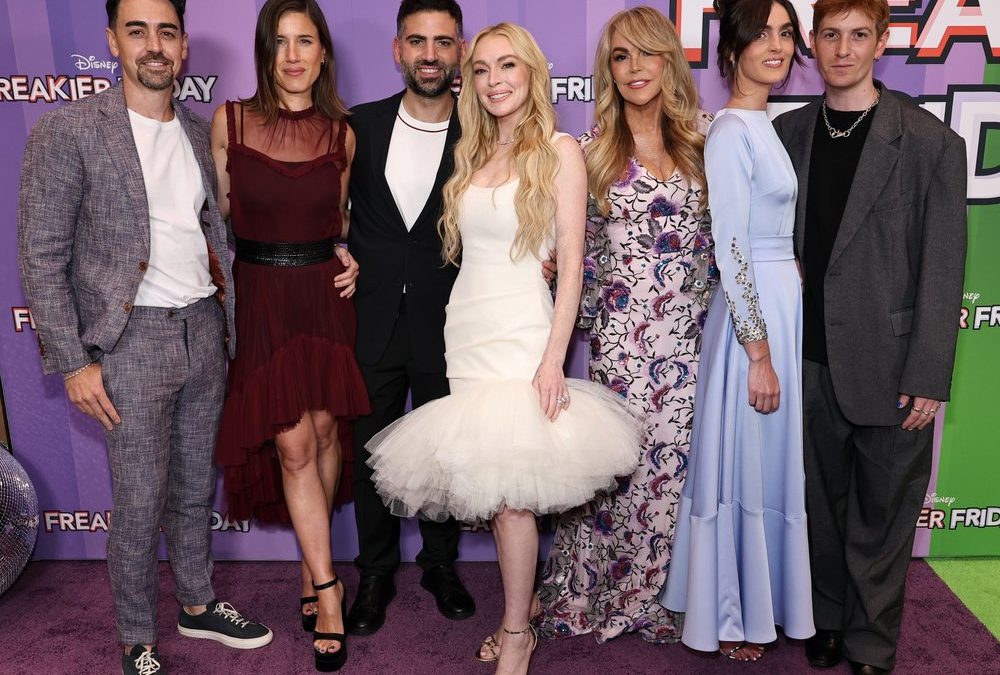 „Freakier Friday“-Vorführung: Lindsay Lohan feiert mit ihrer Familie