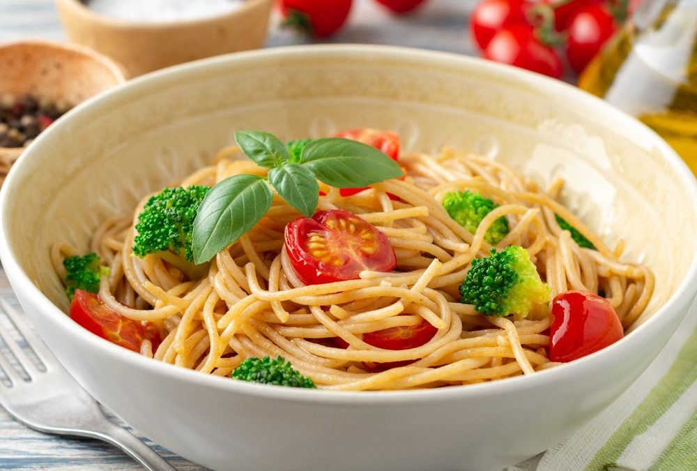 Italienischer Genuss: Spaghetti alla Chitarra mit Brokkoli und Tomaten