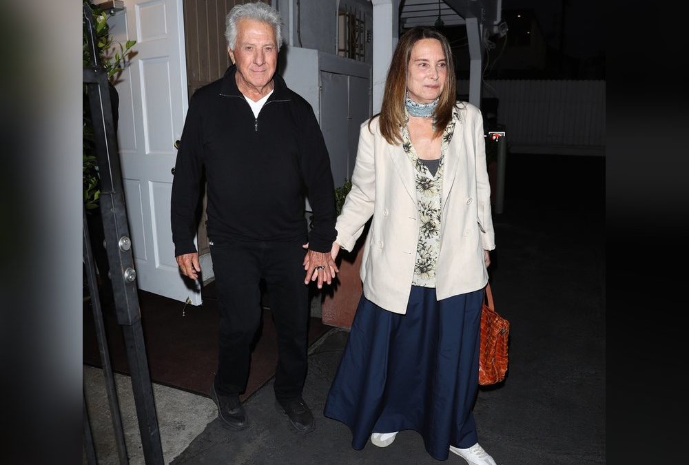 Hand in Hand: Dustin Hoffman feiert 88. Geburtstag mit seiner Lisa