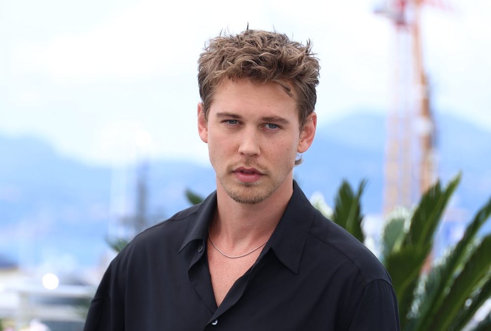 Austin Butler erklärt sein virales Tanzvideo bei Bad Bunnys Konzert