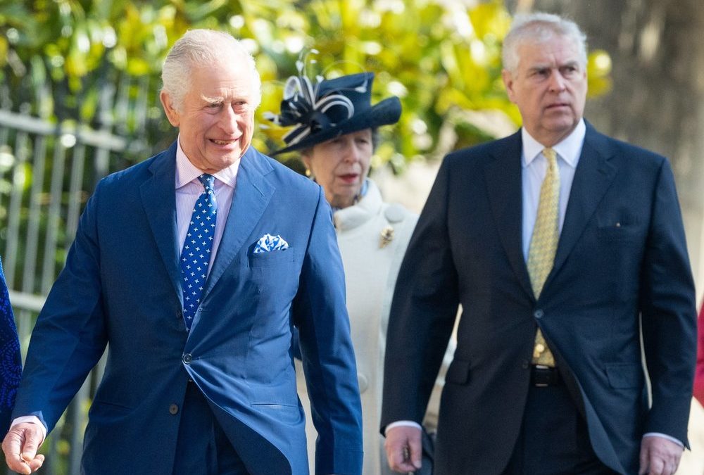 Verbringt Prinz Andrew den Sommerurlaub mit König Charles?