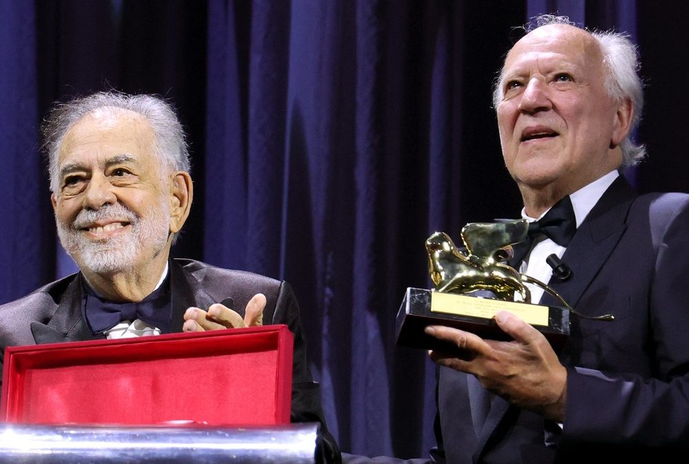Venedig: Francis Ford Coppola überreicht Werner Herzog Ehrenlöwen