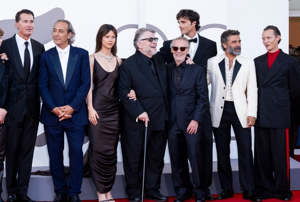Tränen bei Guillermo del Toro: Standing Ovations für „Frankenstein“
