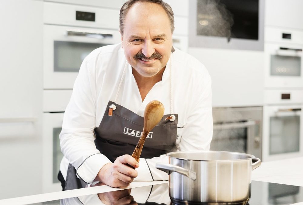 Kalte Suppen: Johann Lafer verrät drei Sommerrezepte