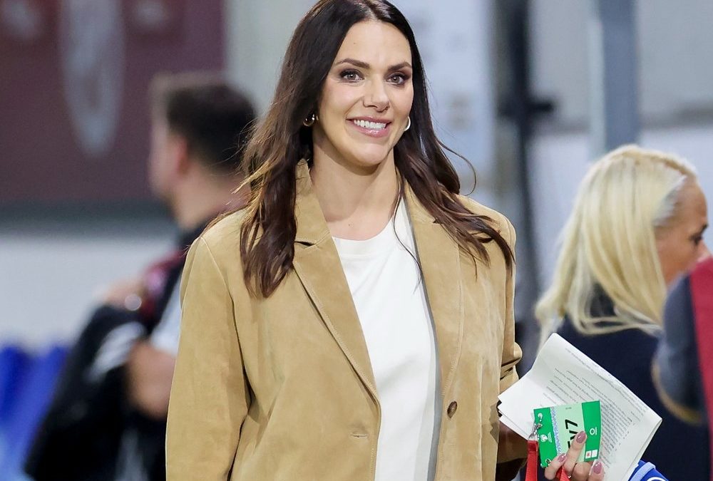 Esther Sedlaczeks TV-Comeback nach Babypause sorgt für Begeisterung