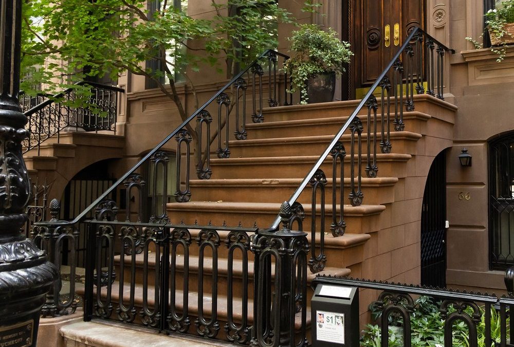 Kult-Treppe aus „Sex and the City“: Hausbesitzer errichten Zaun