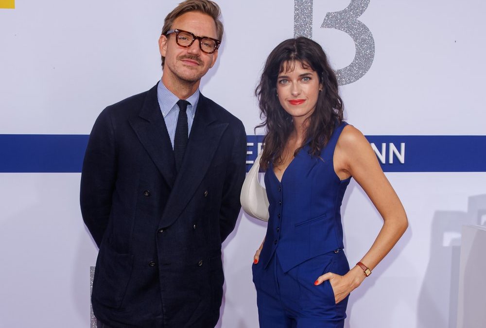 Marie Nasemann und Sebastian Tigges gemeinsam auf dem Red Carpet