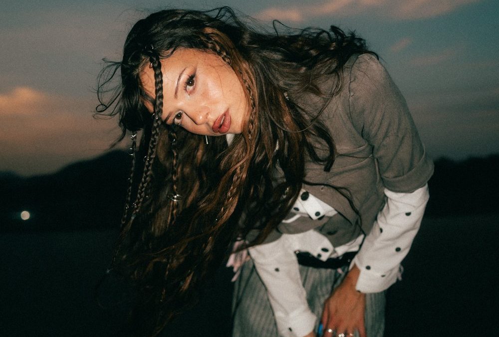 Nina Chuba mit neuem Album: Wilder Ritt auf der Gefühlsachterbahn