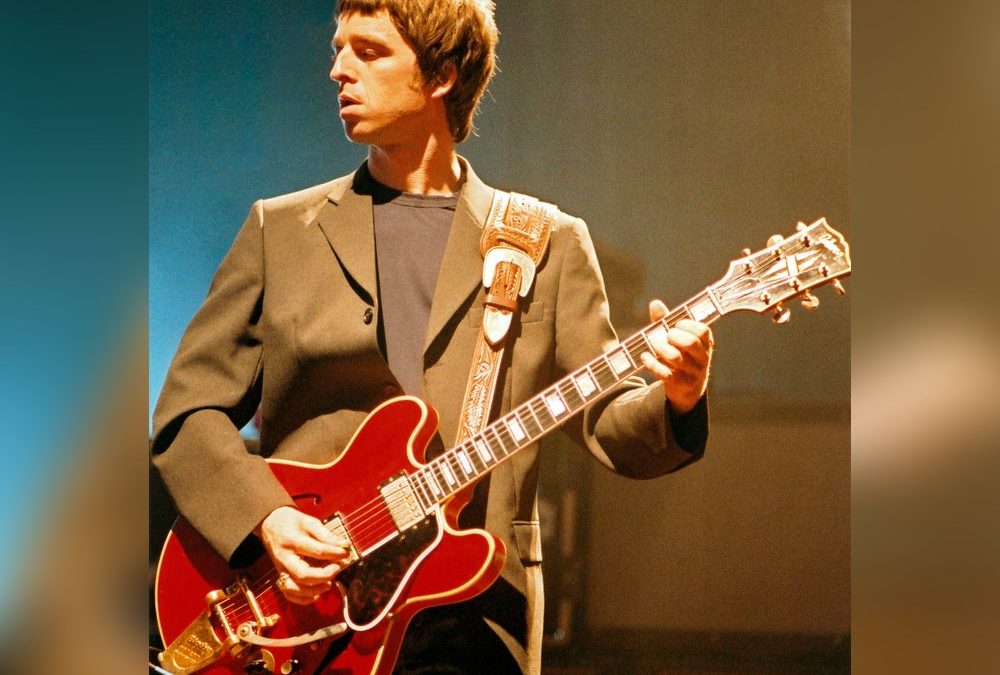 Von Liam Gallagher zerstörte Oasis-Gitarre kommt unter den Hammer