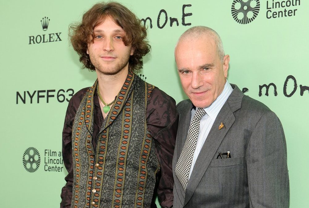 Mit seinem Sohn: Daniel Day-Lewis bei Premiere zu Comeback-Film