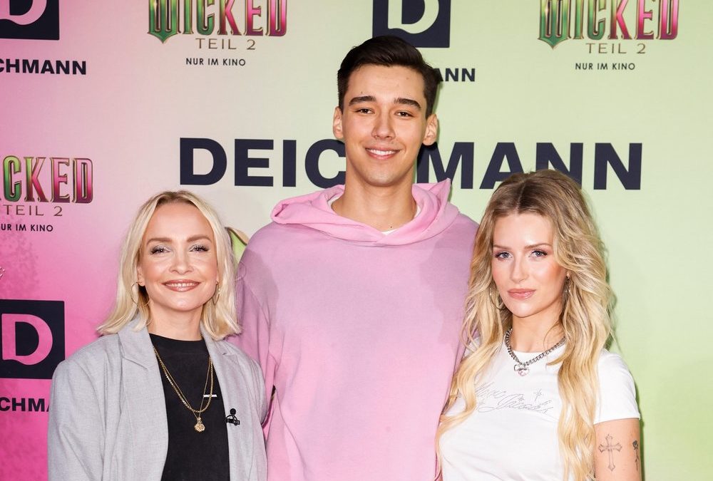 Pink oder Grün? In dieser Farbe fühlt sich Lottie Moss am wohlsten