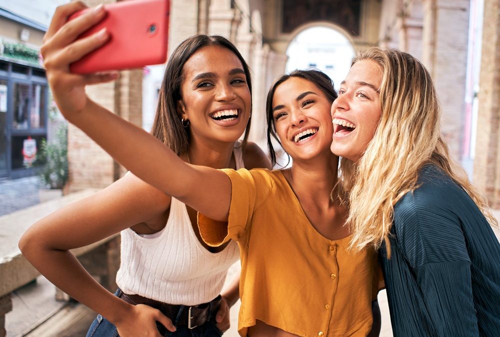 Instagram feiert 15. Geburtstag: Erst Süßigkeiten, dann ein Mega-Deal