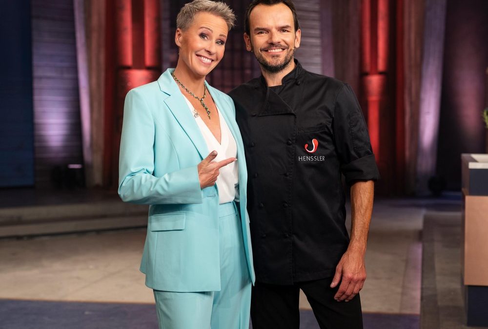 Sonja Zietlow moderiert die neue VOX-Kochshow „Hensslers Dreamteam“