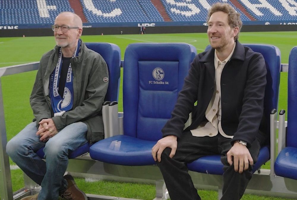 „Verstehen Sie Spaß?“: Louis Klamroth triezt Vater Peter Lohmeyer