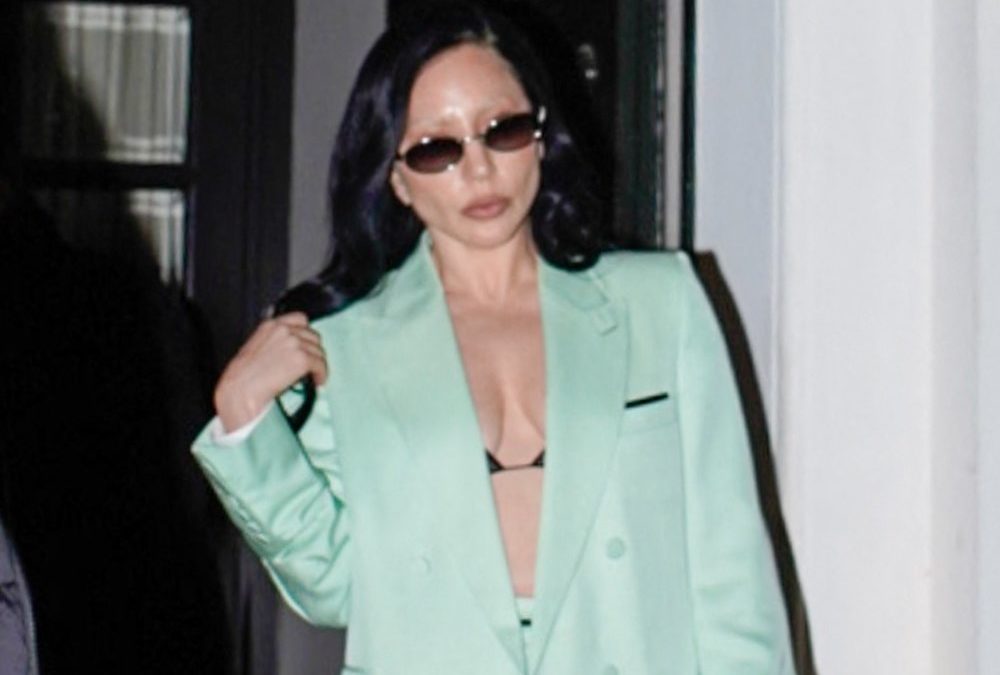 Typveränderung: Lady Gaga zeigt sich mit dunkler Mähne in Paris