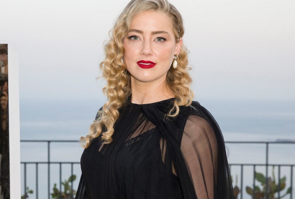 An Thanksgiving: Amber Heard zeigt seltenes Foto von Tochter Oonagh