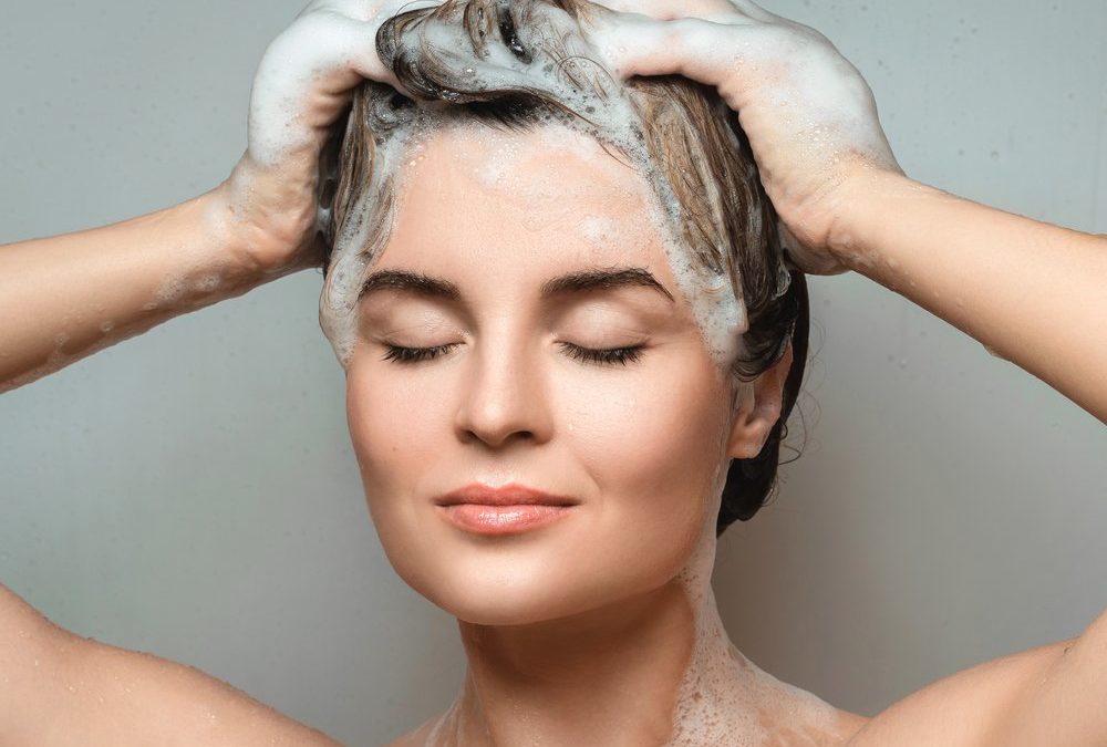 Schluss mit Irrtümern! Haarpflege-Mythen im Check