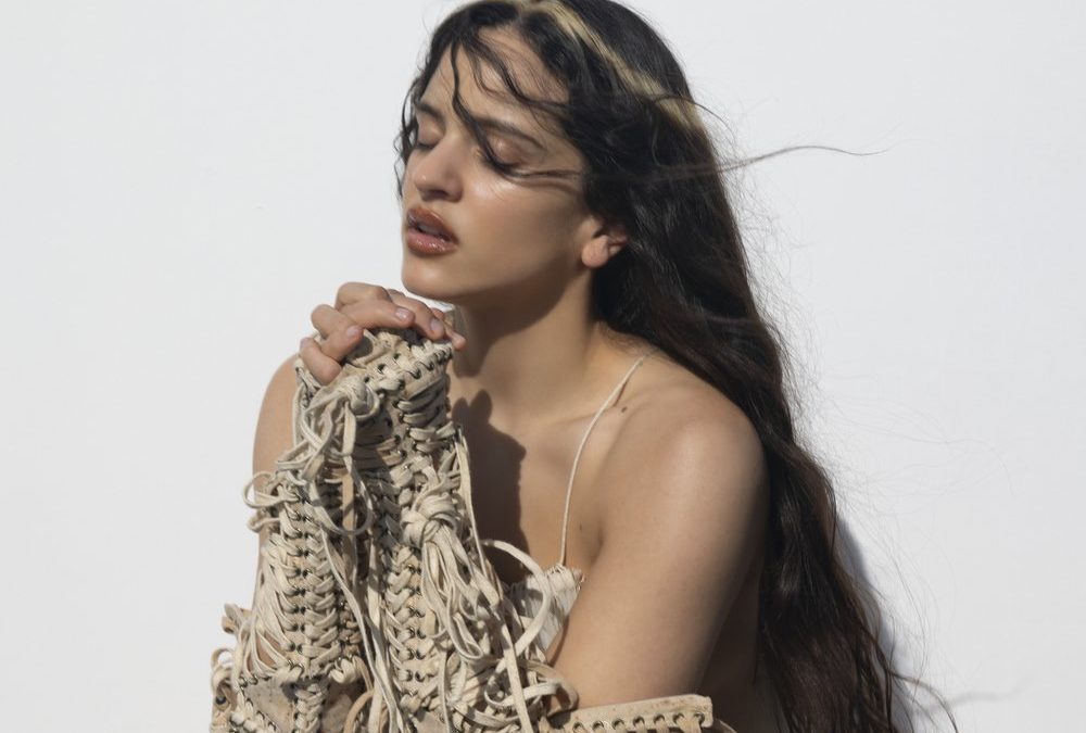 Rosalía mit „Lux“: Das neue Phantom der Oper