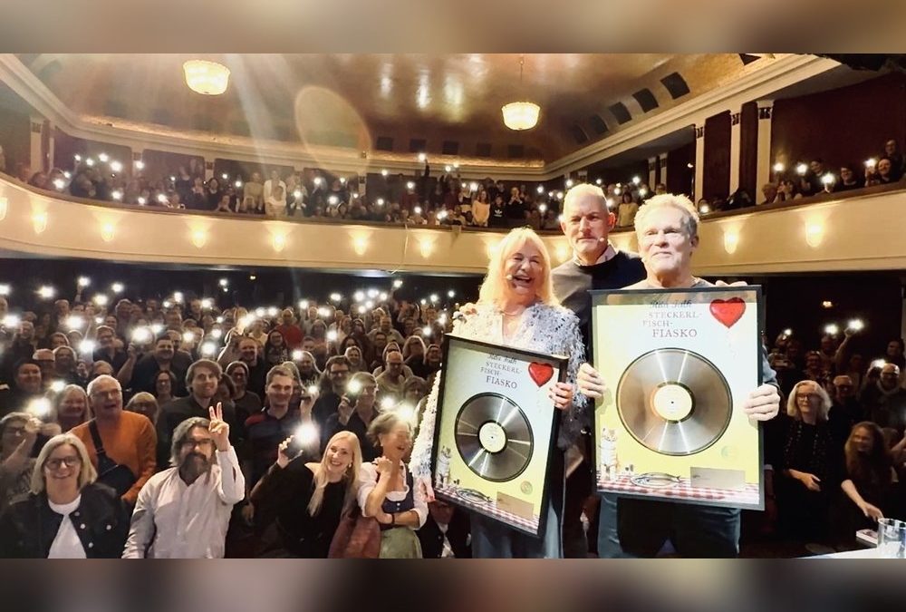 Rita Falk zurück auf der Bühne: „Apfelstrudel-Alibi“ feiert Premiere