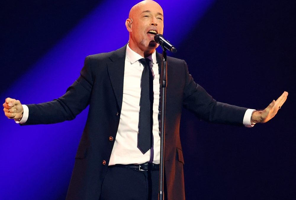 Schwerer Bühnenunfall: Der Graf stürzt bei Comeback-Konzert