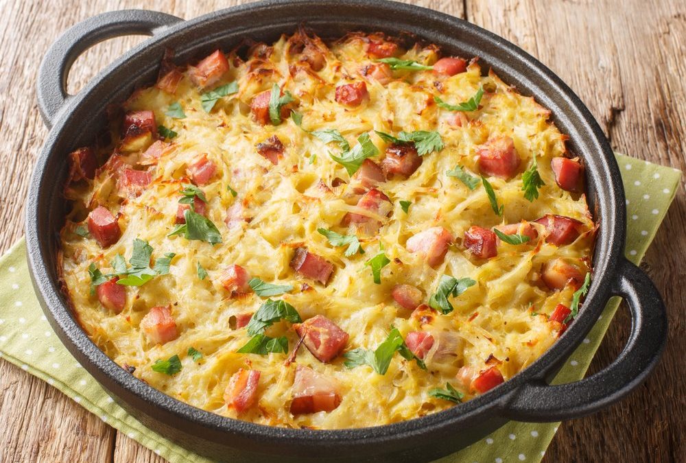 Rustikaler Kartoffel-Speck-Auflauf mit knuspriger Käsekruste
