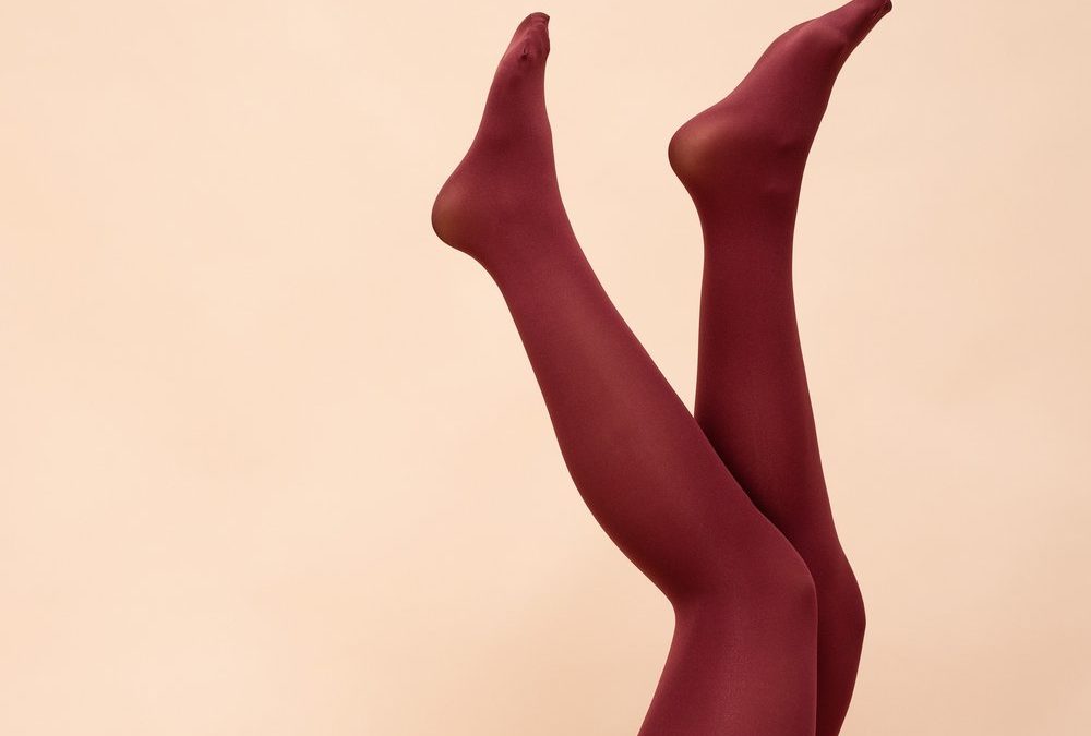 Knallige Beine: Bunte Strumpfhosen bringen Farbe in graue Wintertage