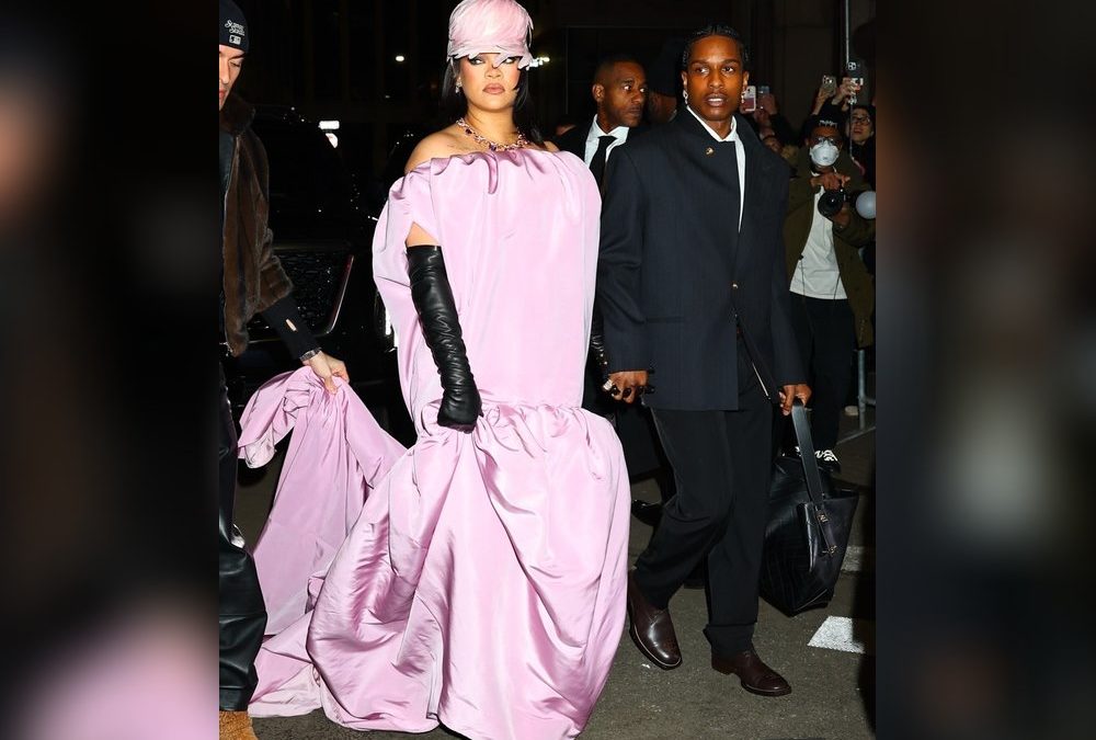 Schön oder scheußlich? Rihannas Balenciaga-Kleid sorgt für Aufsehen