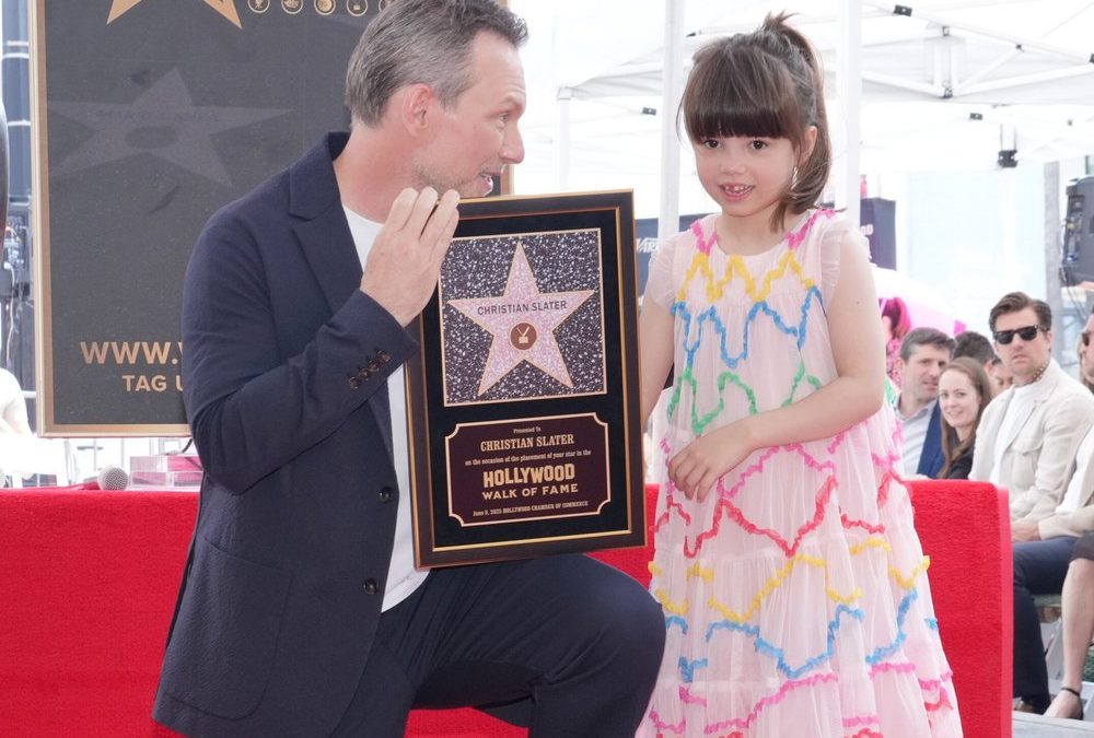 „Ich bin so froh“: Christian Slater liebt es, Vater zu sein