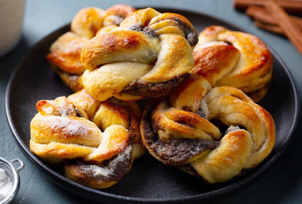 Hygge aus dem Ofen: Würzige Zimt-Kardamom-Knoten