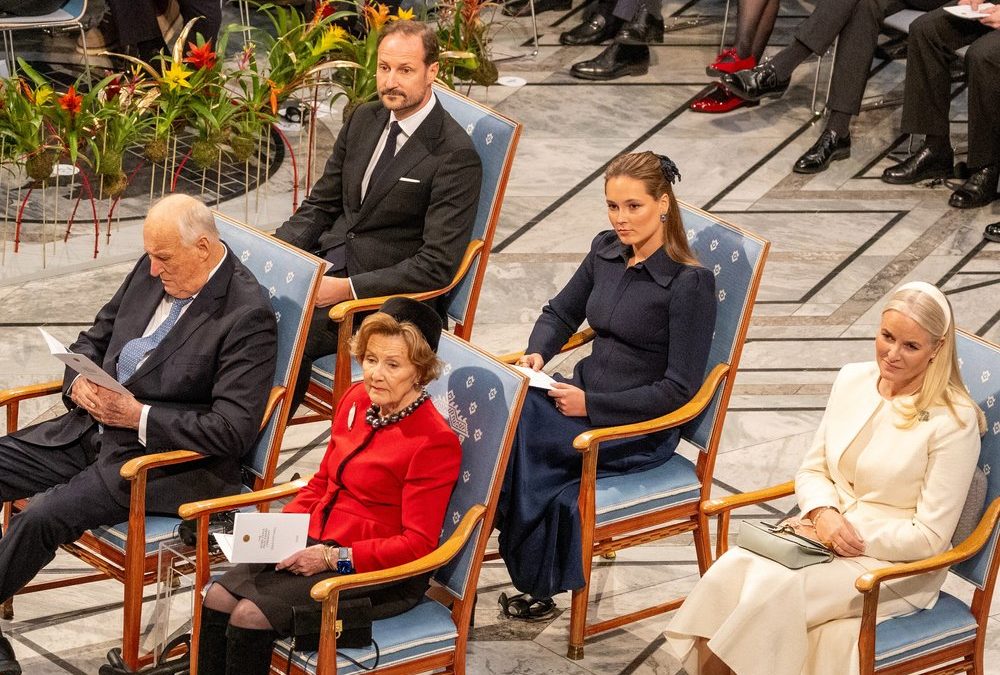 Nobelpreis-Debüt: Ihre Eltern nehmen Ingrid Alexandra in die Mitte