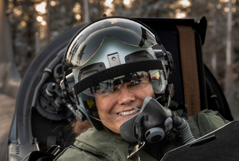 Über den Wolken: Kronprinzessin Victoria bei der Luftwaffe