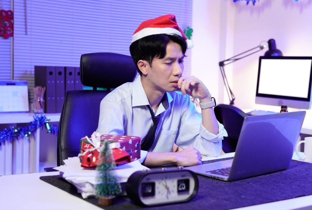 Trotz Weihnachtsurlaub: Viele Menschen bleiben für den Chef erreichbar