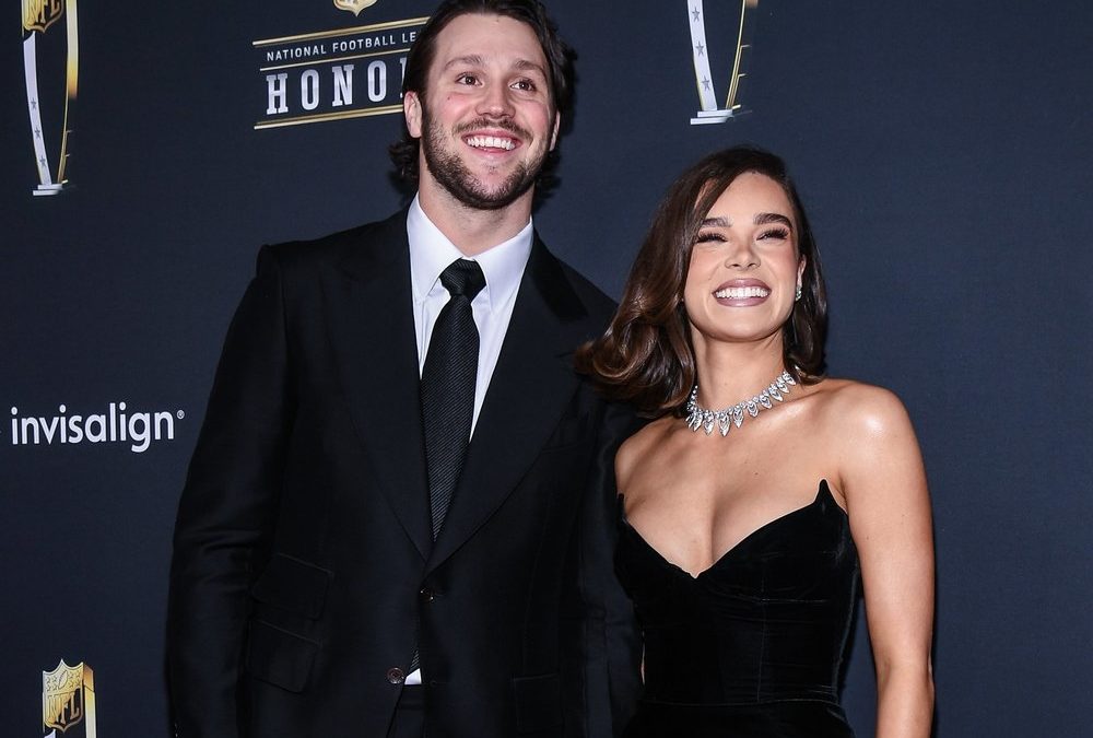 Schauspielerin Hailee Steinfeld erwartet ihr erstes Kind