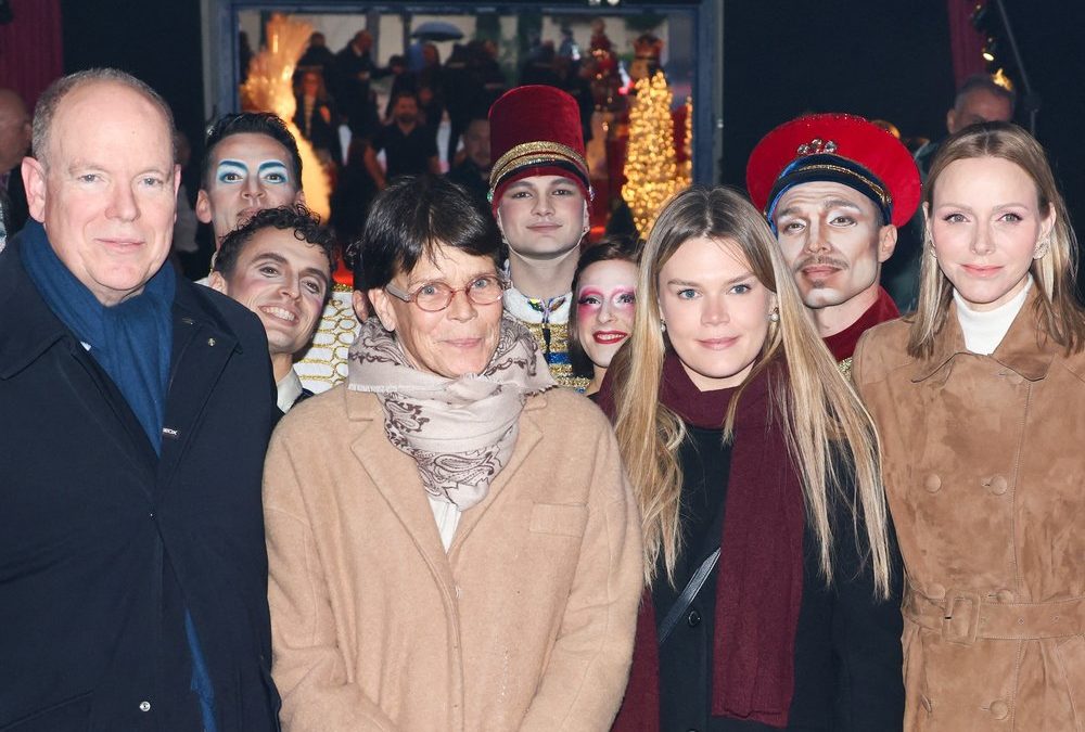 Fürstenpaar von Monaco besucht Weihnachtsshow-Premiere