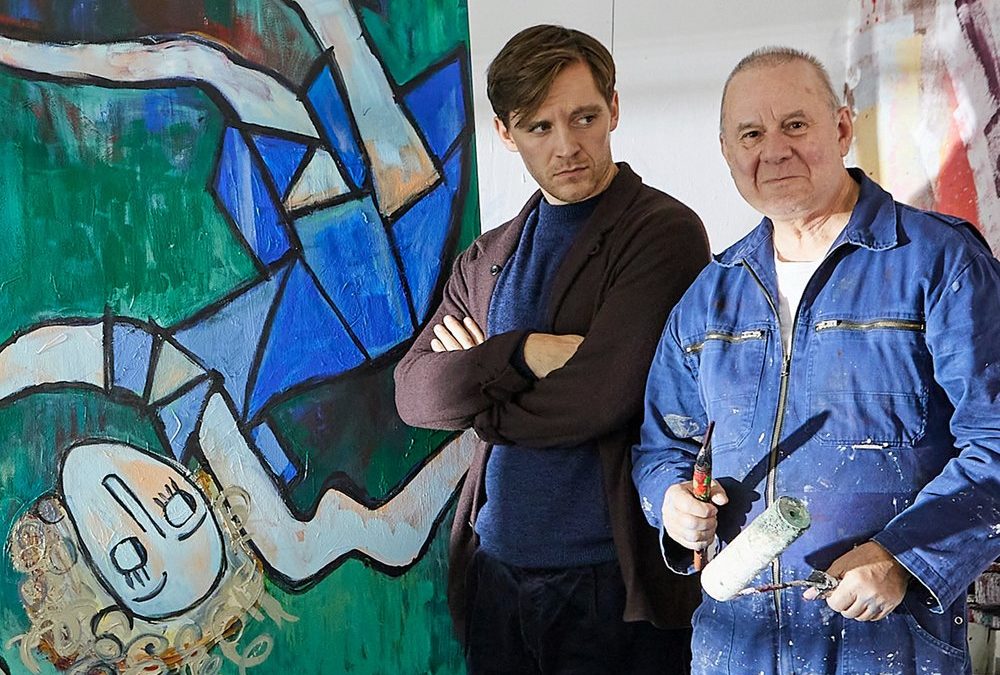 „Die Frau in Blau“: Rührendes Drama mit Joachim Król und Jonas Nay