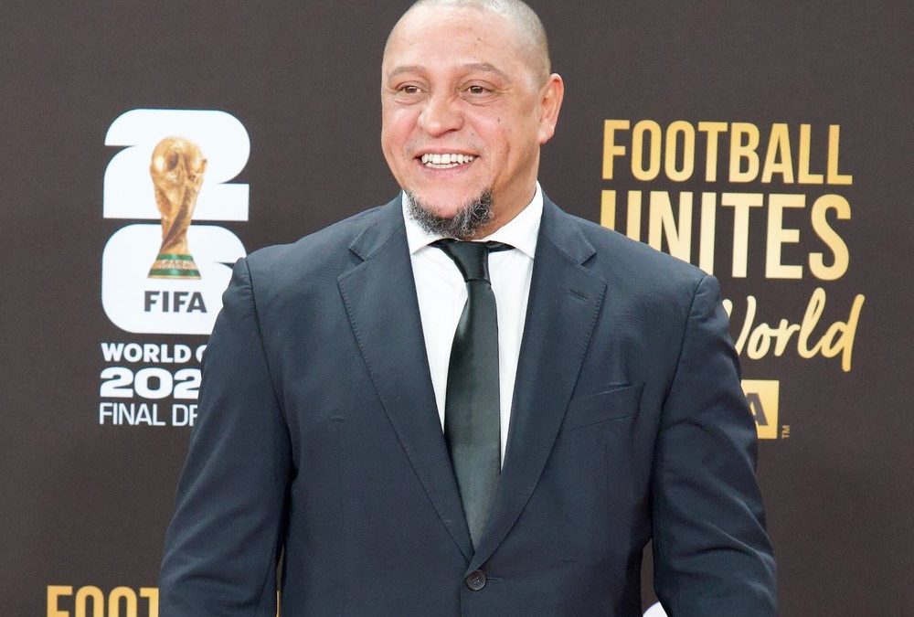 Kein Herzinfarkt: Fußballstar Roberto Carlos meldet sich aus Klinik