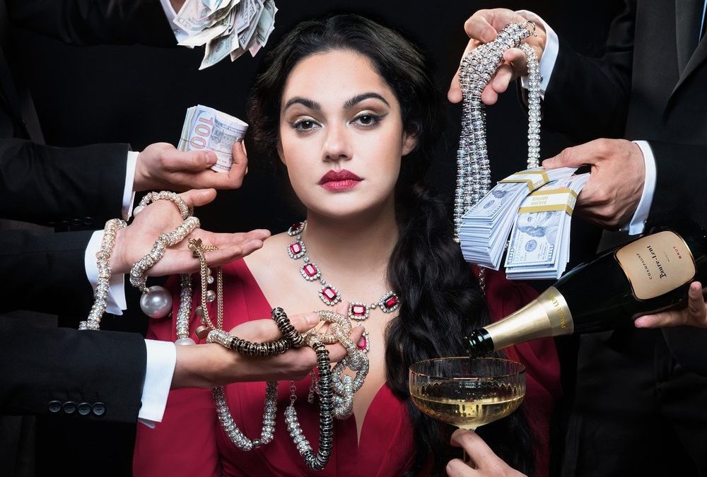 „Take the Money and Run“: Über den Aufstieg und Fall der Kryptoqueen