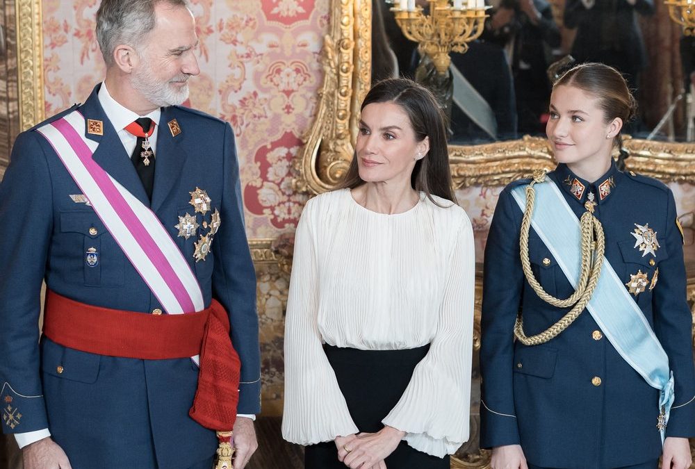 Leonor in Uniform: Spanische Royals begehen Dreikönigstag