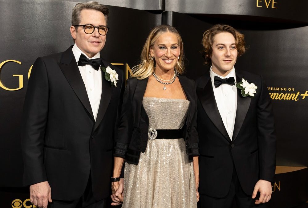 Sarah Jessica Parker posiert mit Ehemann und Sohn auf dem Red Carpet