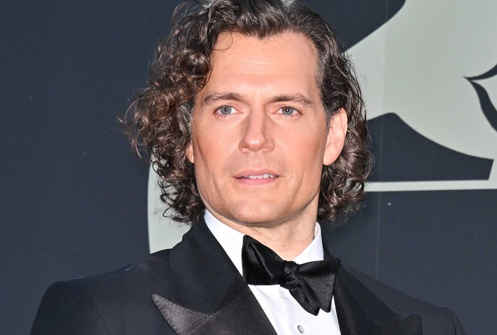 Ex-„Superman“ Henry Cavill postet erste Bilder als „Highlander“