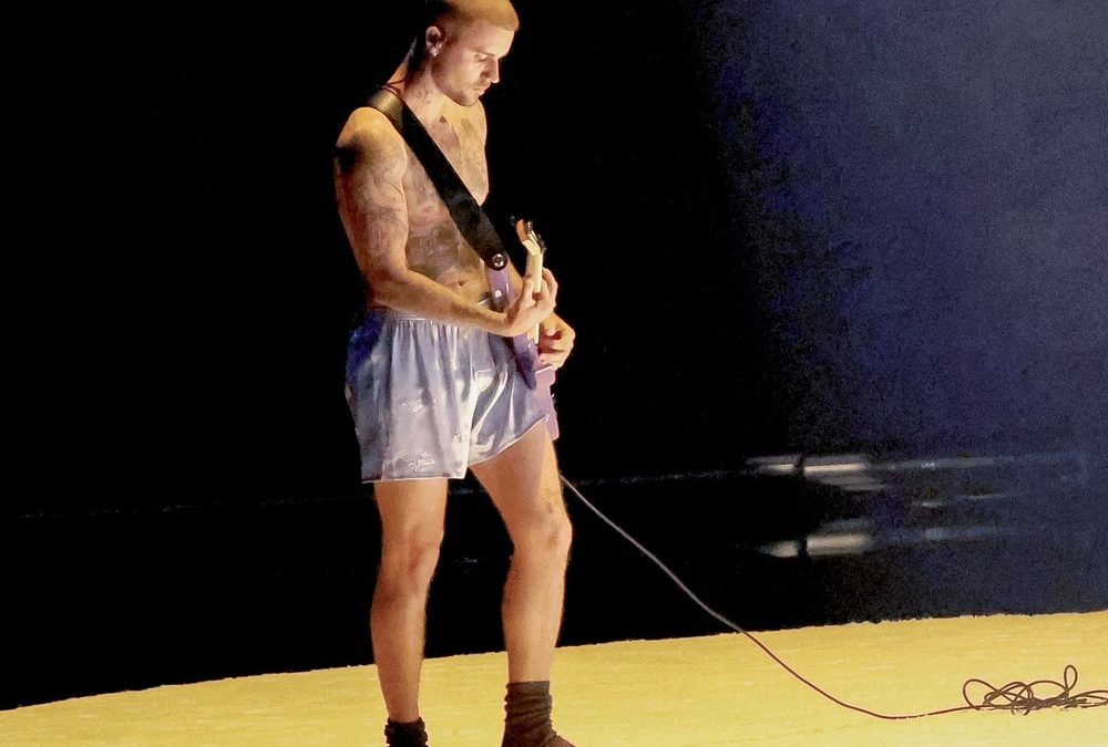 Grammy-Auftritt: Justin Bieber trägt nur Boxershorts und Socken