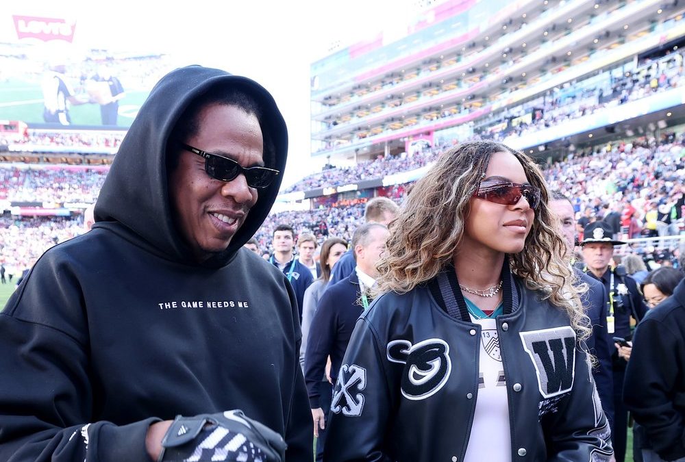Jay-Z, Travis Kelce und Co.: Diese Stars fieberten beim Super Bowl mit