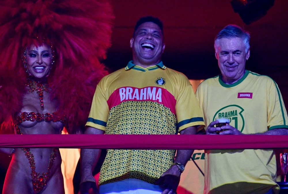 Carlo Ancelotti feiert wilde Samba-Sause beim brasilianischen Karneval