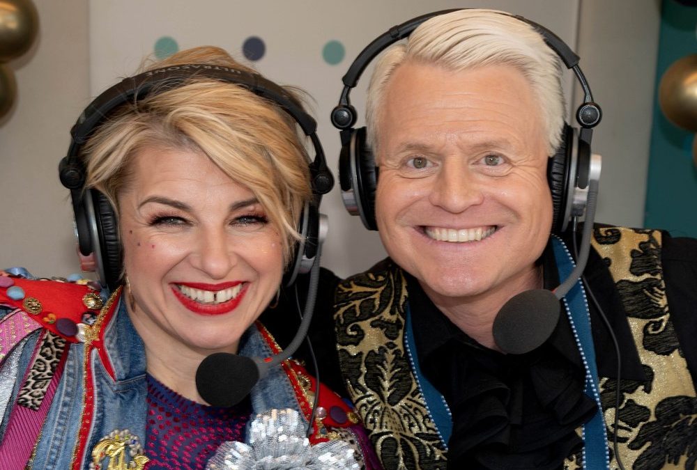 Rosenmontagszug: Pralinenschachtel trifft Sabine Heinrich am Kopf