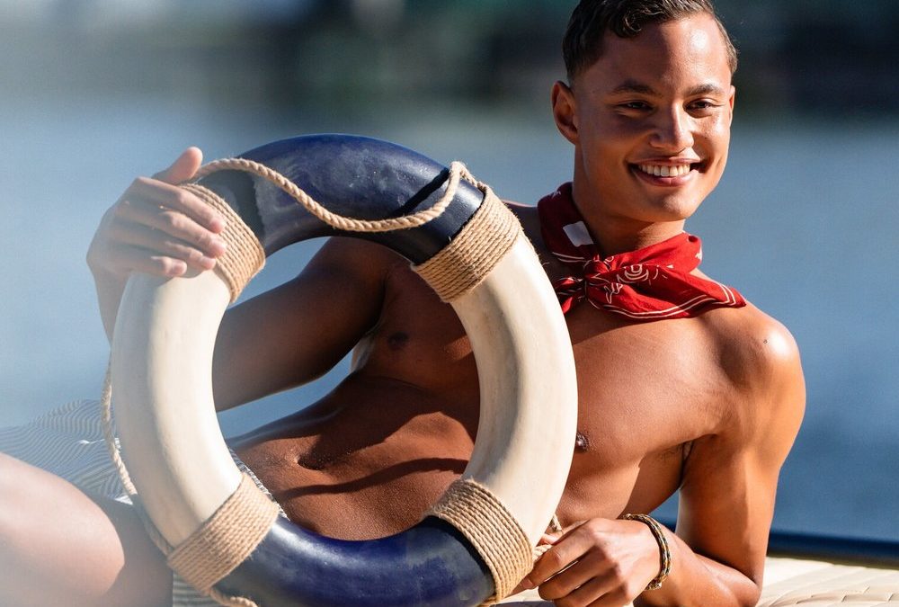 Mitten in Berlin lassen die „GNTM“-Männer ihre Hüllen fallen