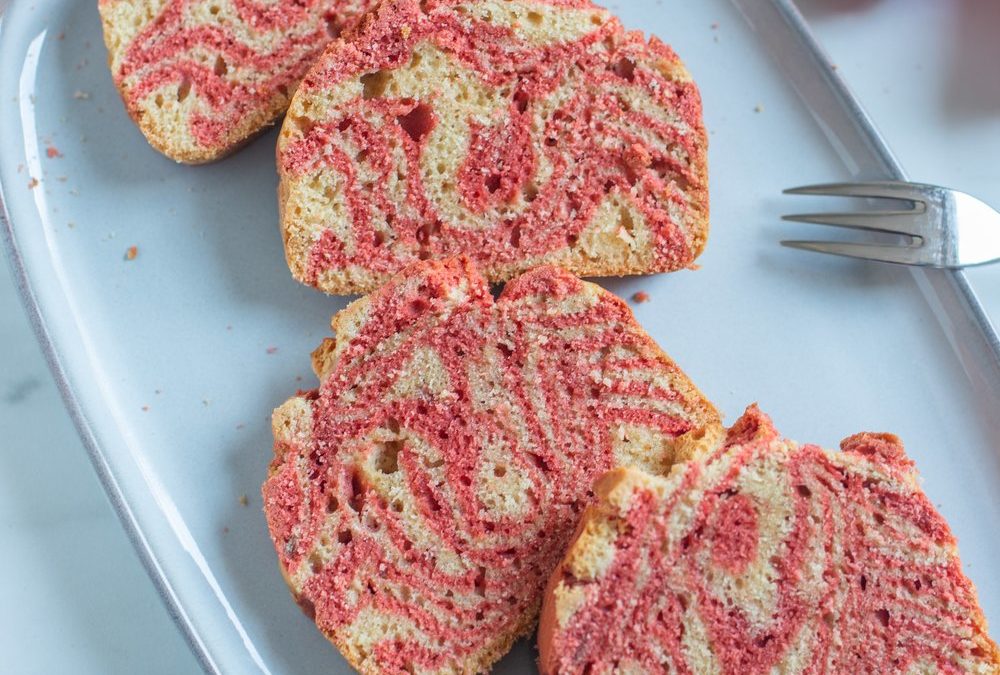 Kunstvoll gemustert: Pink-Velvet-Marmorkuchen