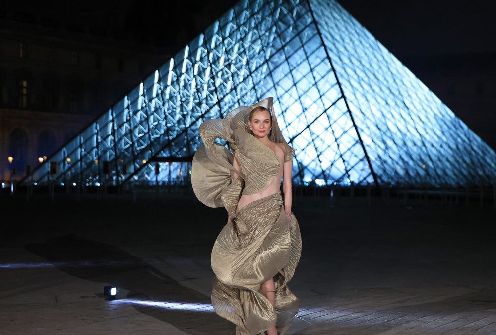 Diane Kruger begeistert in Paris mit kunstvollem Kleid