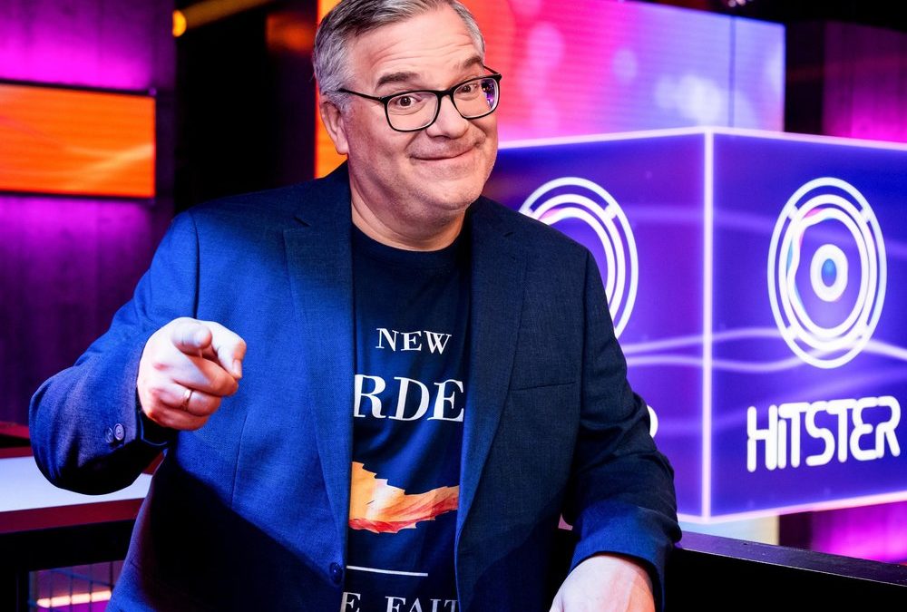 Partyspiel „Hitster“ im TV: Elton moderiert sechsteilige Spielshow