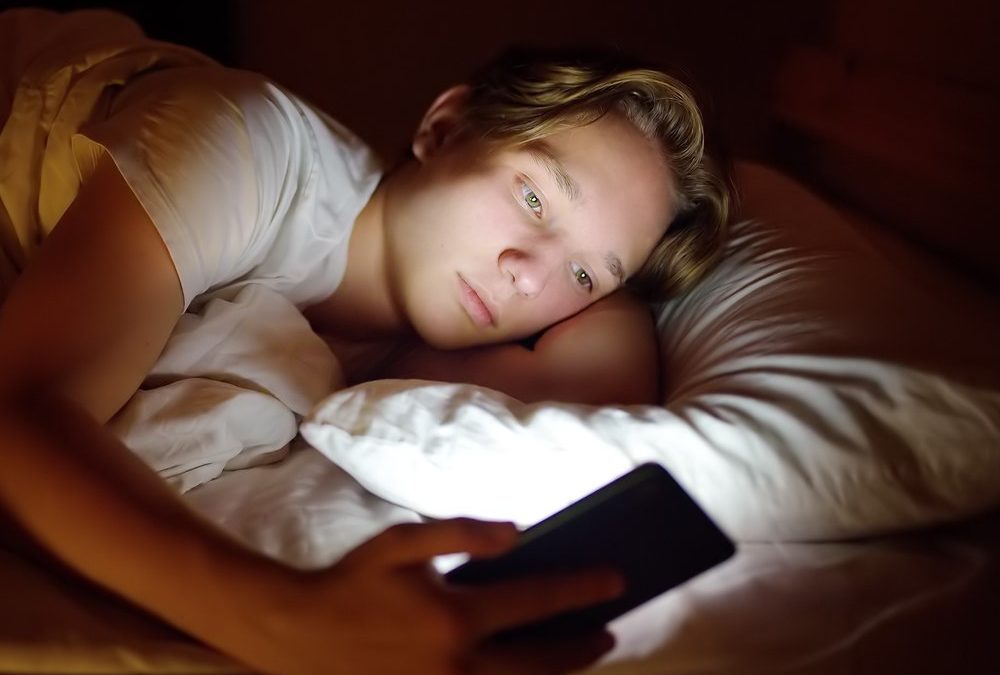 Bildschirmzeit steigt: Deutsche verbringen mehr Zeit am Smartphone